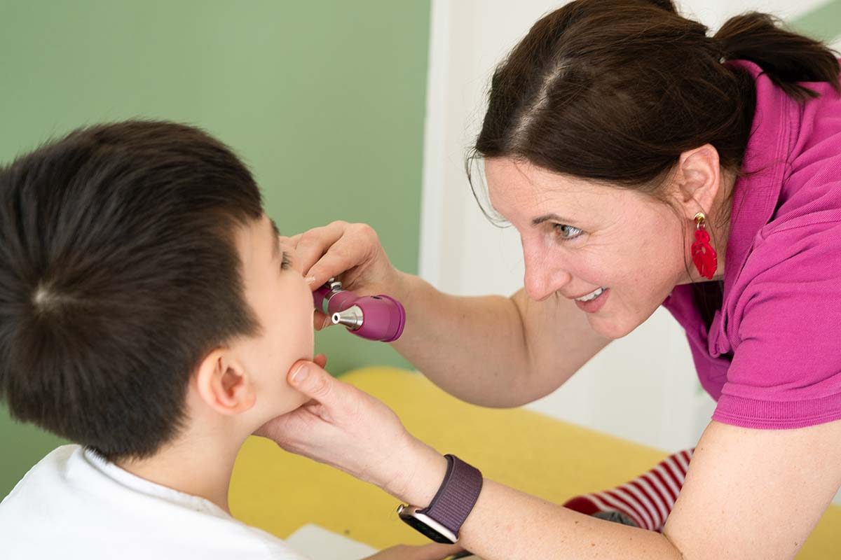 Untersuchung – beim Kinderarzt in Graz – Mini Maxi Med Untersuchung - beim Kinderarzt in Graz - Mini Maxi Med