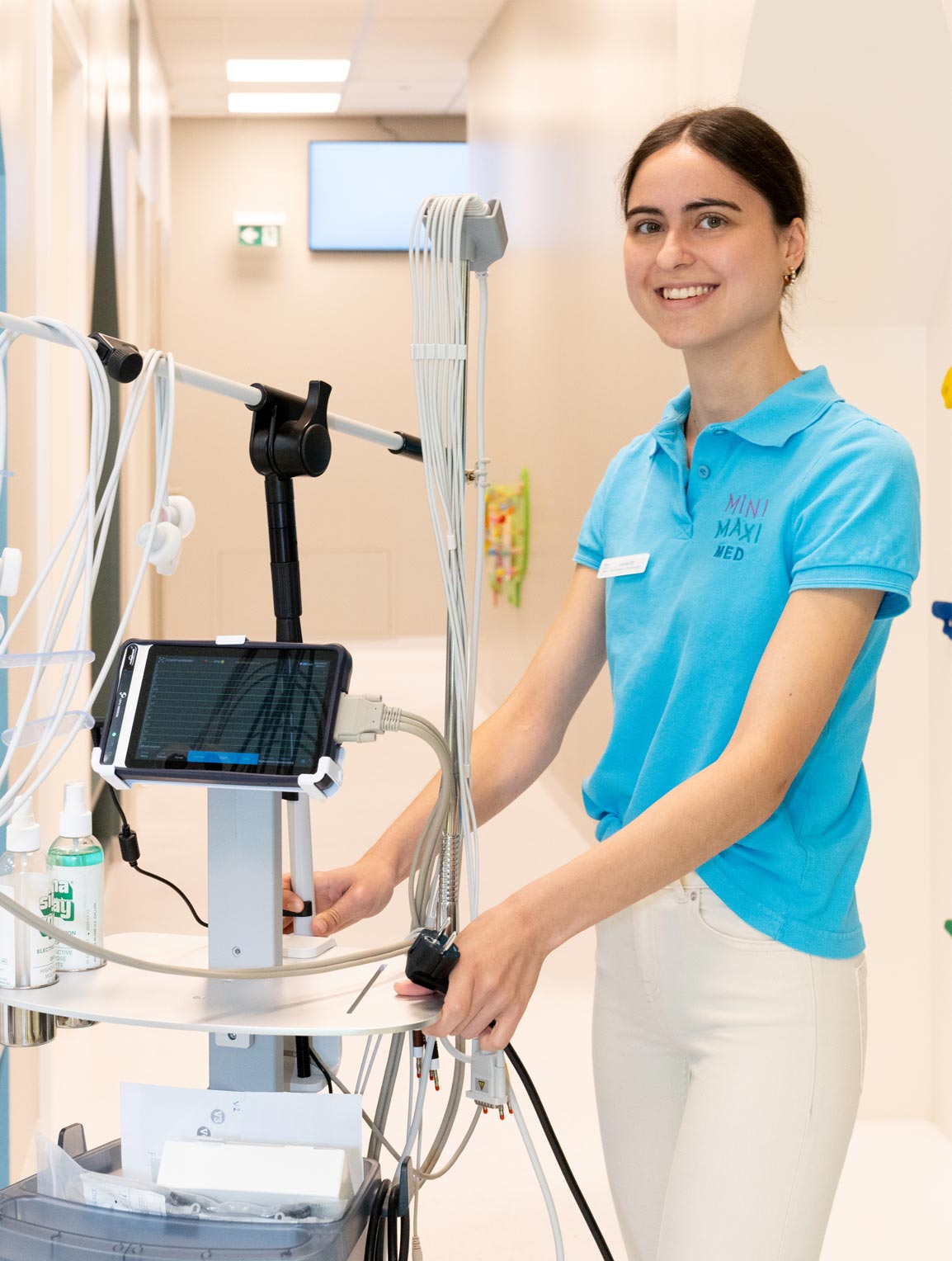 EKG wird für Sportuntersuchung (Attest für Sporttauglichkeit) vorbereitet
